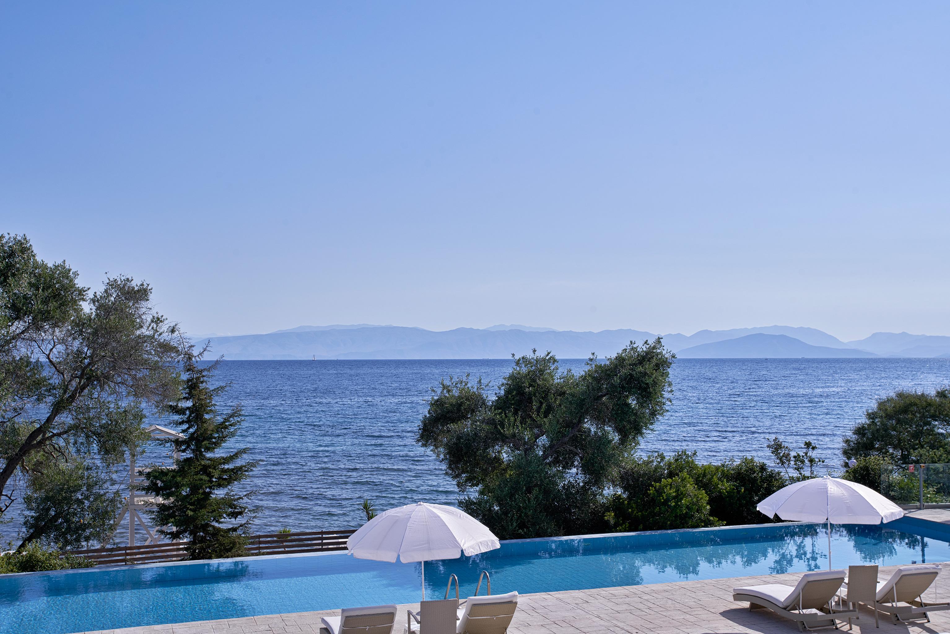 Kairaba Mythos Palace - Adults Only Kouspades ภายนอก รูปภาพ View of the Gulf of Pagase from the coast of Glyfáda