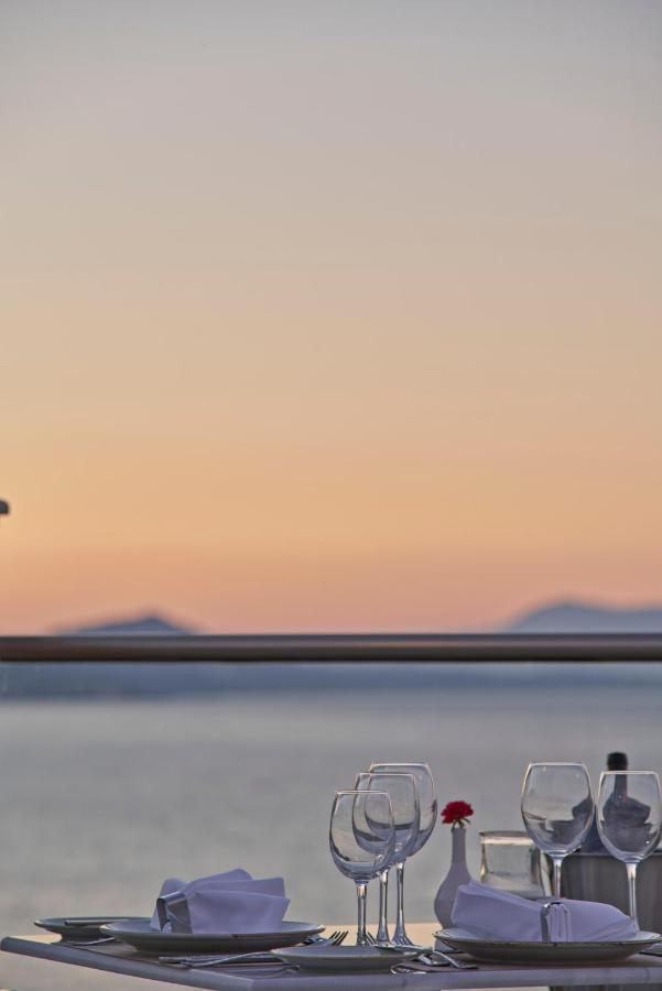 Kairaba Mythos Palace - Adults Only Kouspades ภายนอก รูปภาพ The Great Barrier Reef is the world's largest coral reef system.